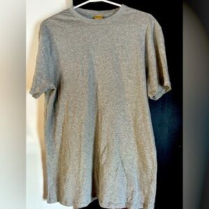 NWT Organic Cotton Gray Tshirt Size M